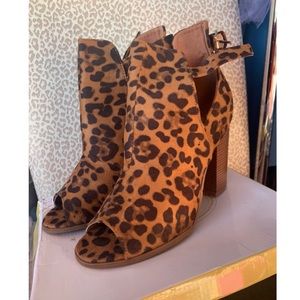 Cheetah heels. Size 10.